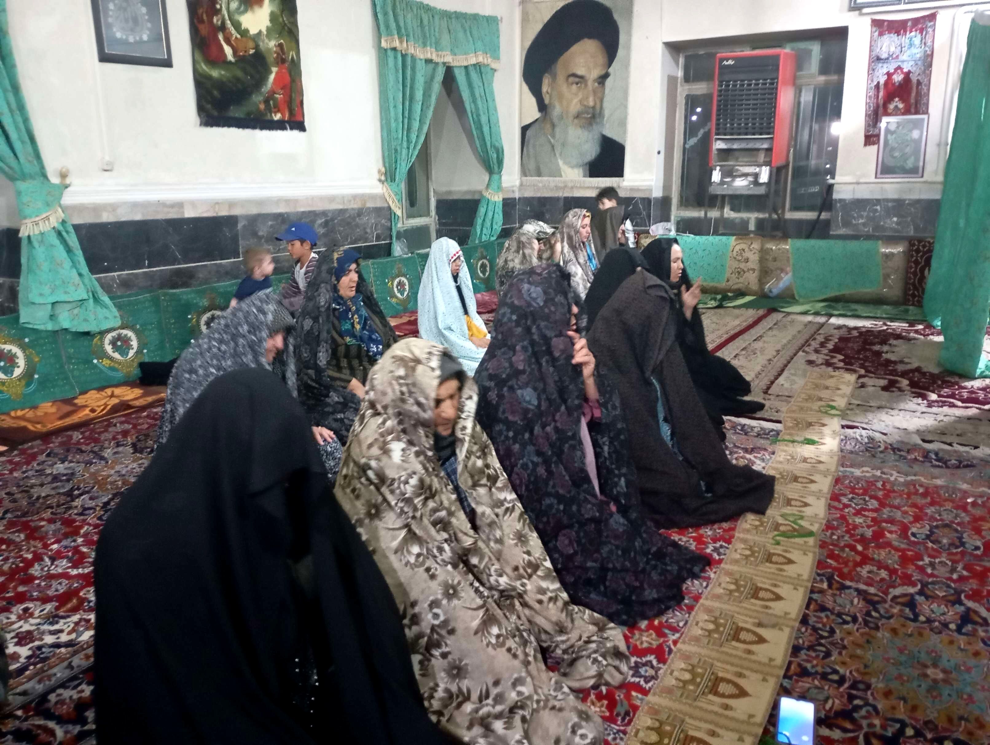 برگزاری نماز صد رکعتی در روستای گزکوه