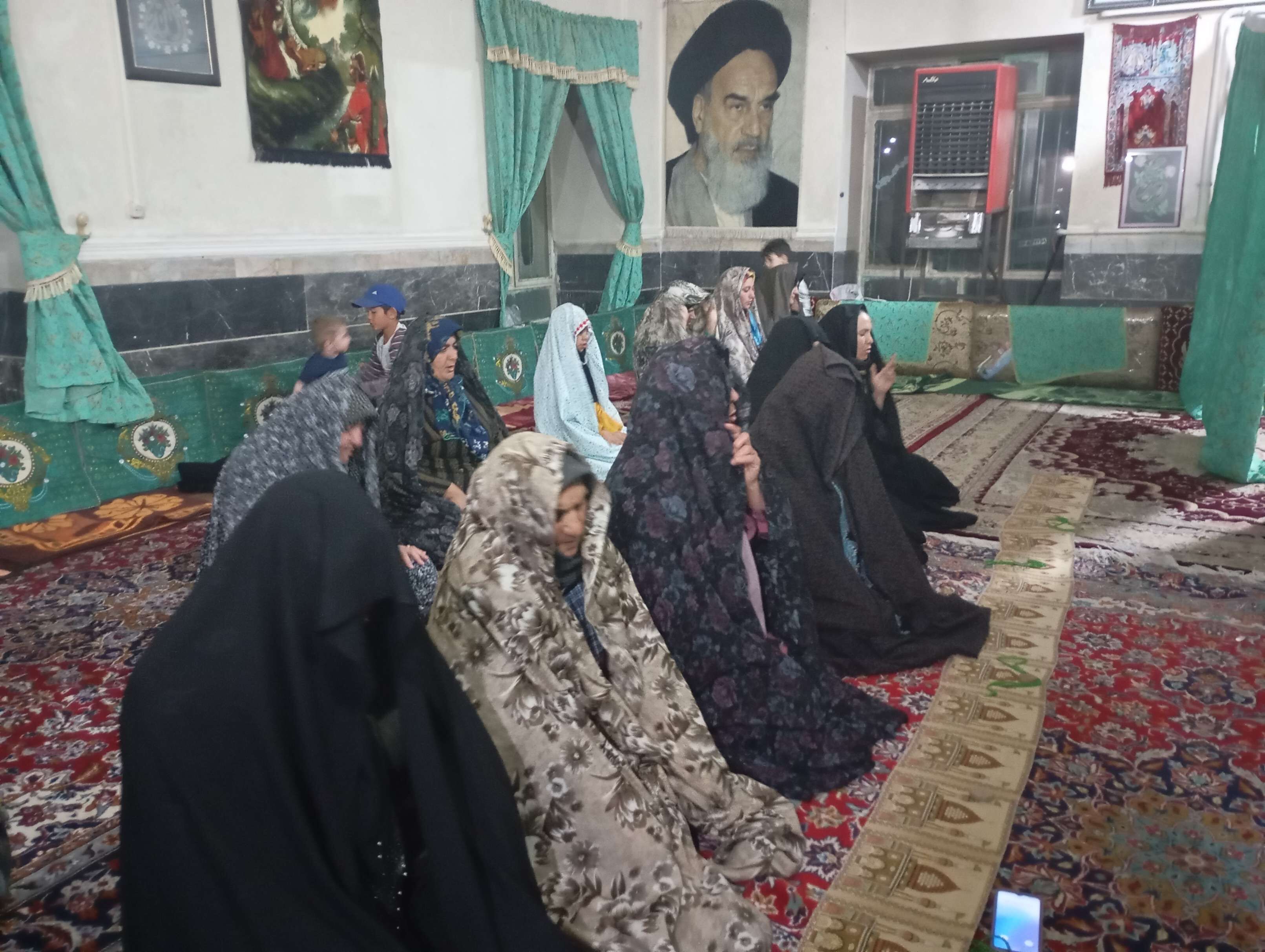 برگزاری نماز صد رکعتی در روستای گزکوه