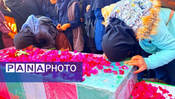 استقبال از شهدای گمنام در دبیرستان حضرت زینب(س) شهرستان لنده