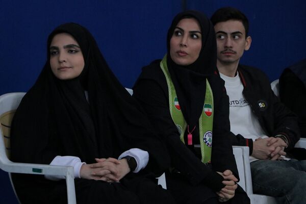 همایش «یاوران انقلاب» در بهارستان‌دو