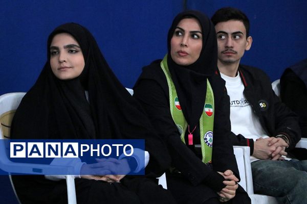 همایش «یاوران انقلاب» در بهارستان‌دو