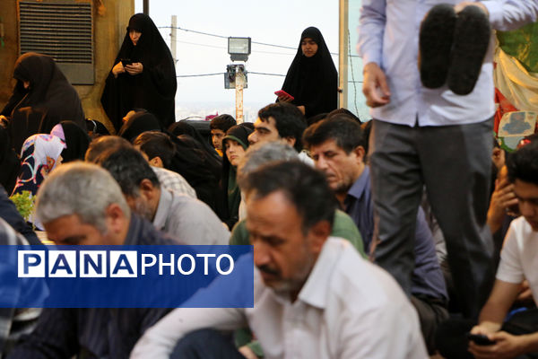 دعای عرفه در یادمان شهدای گمنام کوه خضر نبی(ع) قم