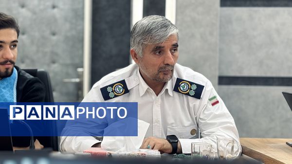 نشست صمیمانه قائم‌مقام سازمان دانش‌آموزی کشور با نمایندگان دانش‌آموزان پیشتاز وخبرنگاران‌پانای استان مرکزی