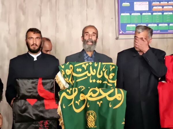 پرچم گردانی حرم مطهر امام رضا (ع) در دبیرستان دخترانه خدیجه کبری (س) ناحیه۴ اصفهان