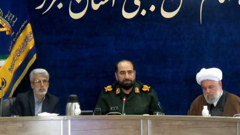 زحمات آموزش و پرورش قابل چشم‌پوشی نیست