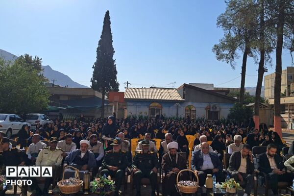آغاز سال تحصیلی با یاد شهدا در دبیرستان فاطمیه زرقان