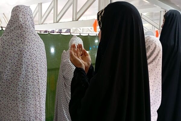اقامه نماز عبادی سیاسی جمعه در هفته سوم  اردیبهشت ماه  شهر بار 