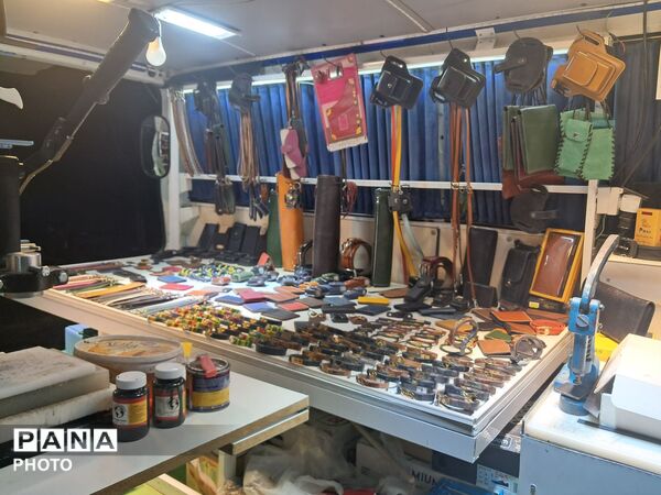 ششمین نمایشگاه صنایع دستی و گلاب گیری شهر کرج 