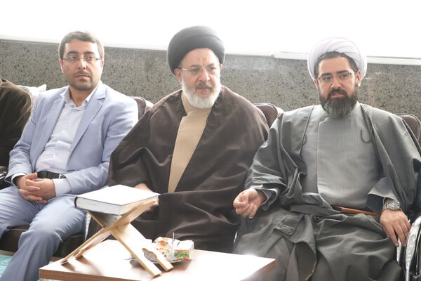 محفل انس با قرآن در مدرسه میثاق مکتب‌الصادق (ع) 
