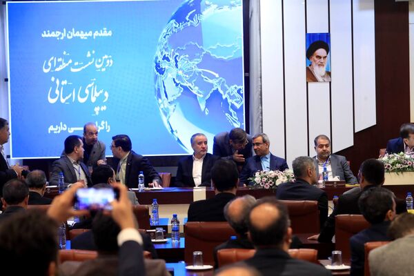 پنل همکاری‌های اقتصادی، استانی ، تجاری، سرمایه‌گذاری و مناطق آزاد