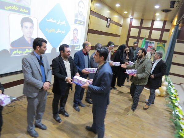 آیین تجلیل از منتخبان طرح و برنامه‌های دوره ابتدایی استان خراسان شمالی