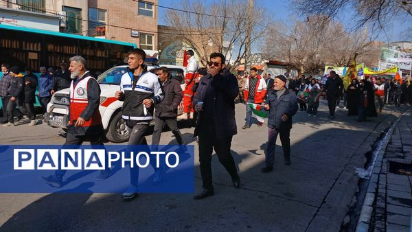 حضور پر شور مردم ساوه در یوم الله ۲۲ بهمن