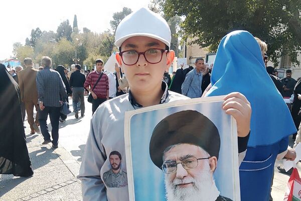 طنین حماسه در گام‌های دانش‌ آموزی