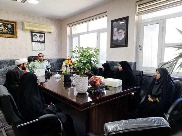 دیدار کادر مدرسه شاهد ارض اقدس با پرسنل نیروی انتظامی