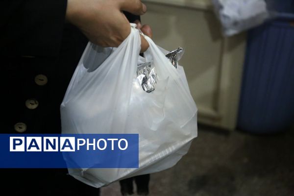  پخش 8600 غذای گرم با همت مرکز نیکوکاری شهید مهدی باکری و موسسه نذرواره در تبریز