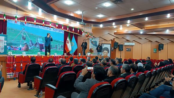 رونمایی سراسری «روایت قهرمان» در آیین گرامیداشت هفته کتاب یاسوج