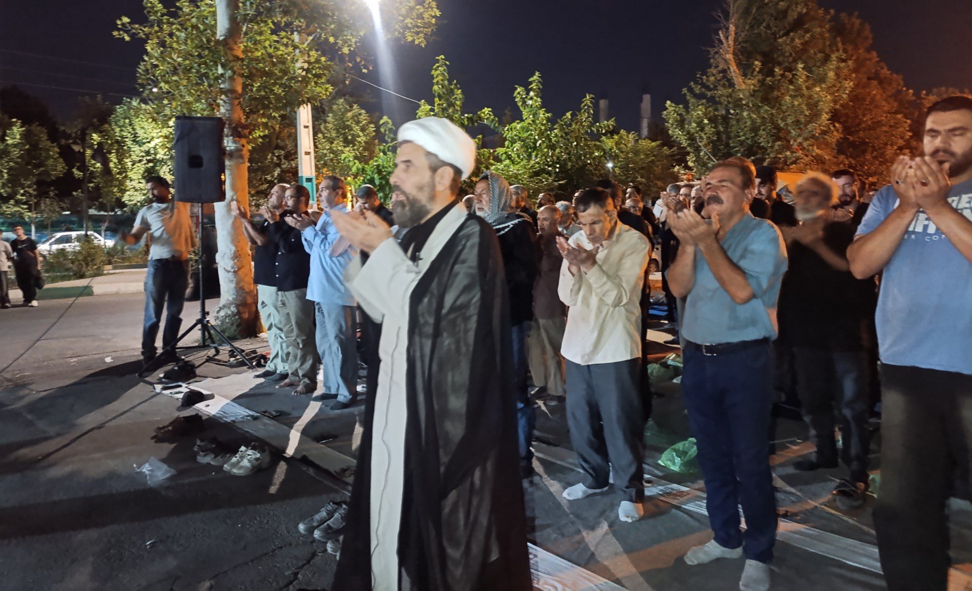 طنین نوای استغاثه در نظرآباد؛ زمزمه‌های عاشقانه مردم برای ظهور منجی عالم