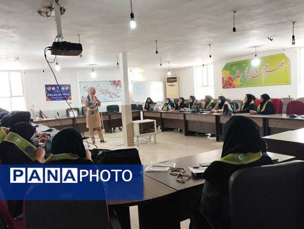 برگزاری دوره توانمند سازی مربیان پیشتاز در حاجی‌آباد 