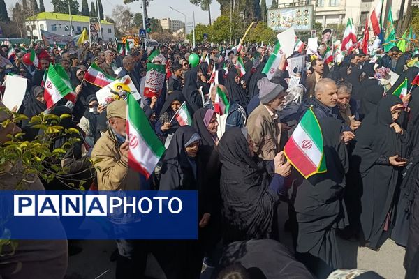 حضور با شکوه مردم، رسیدن به اوج بلندی و قدرت