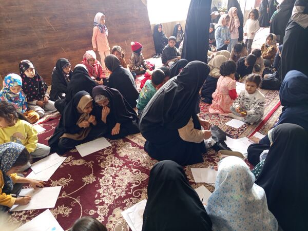 برپایی غرفه کودک در حاشیه نماز جمعه کاشمر