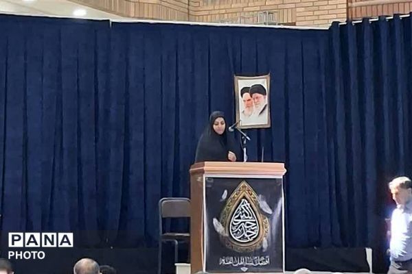 تجلیل از خادمین عرصه تربیت در نمازجمعه باقرشهر و کهریزک 