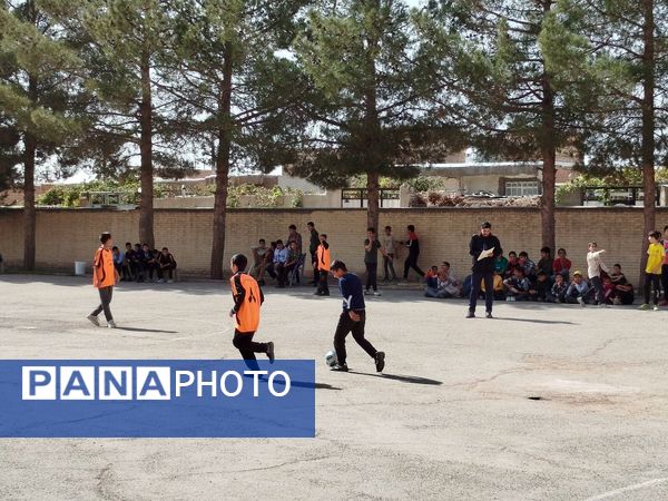 المپیاد درون مدرسه‌ای در مدرسه شهید اسکندری کاشمر