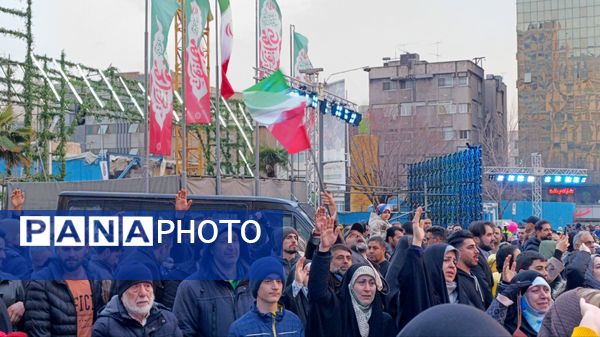 امشب آسمان در خیابان ها مى تابد