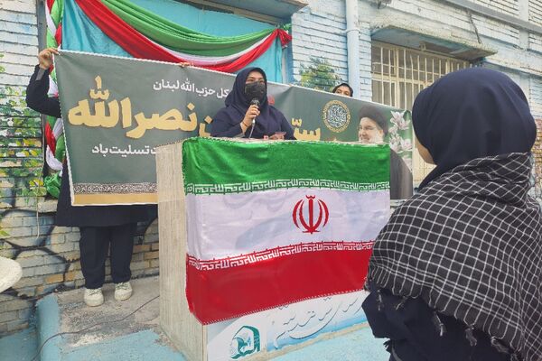 گرامیداشت یاد شهید سید حسن نصرالله در دبیرستان شاهد تکتم مشهد