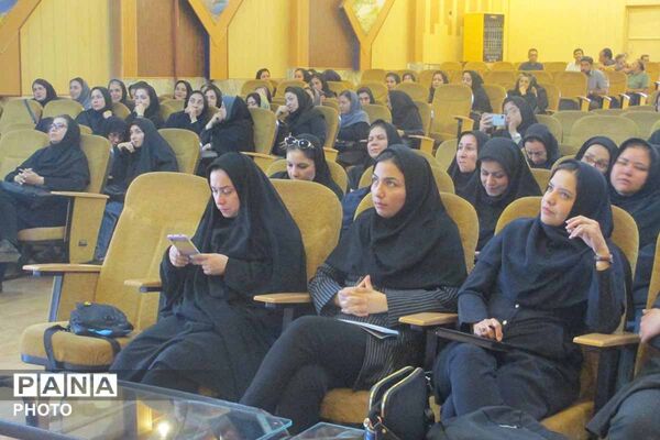 معلمان در مسیر آموزش هوشمند