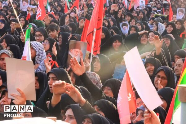 قاب هایی از یک بدرقه آسمانی ماندگار 