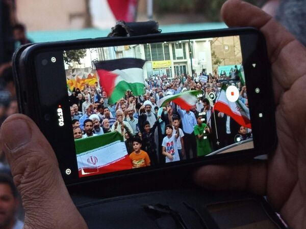 ملت ایران سکوت نخواهد کرد