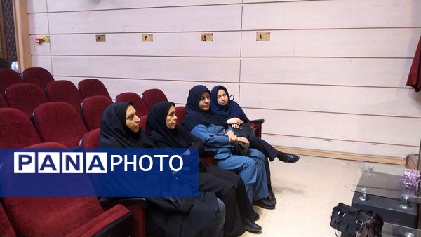 جلسه اولیا مربیان دبیرستان سرافرازان 