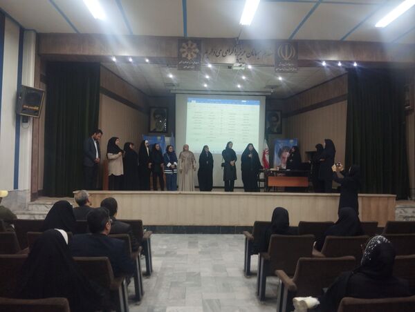 اولین جلسه انجمن اولیا و مربیان دبیرستان فرزانگان ۵ مشهد