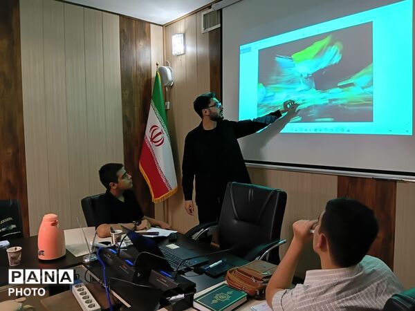 جلسه توجیهی و آموزشی دانش‌آموزان خبرنگار پانا اعزامی  استان البرز به مراسم وداع و تشییع قائد امت 