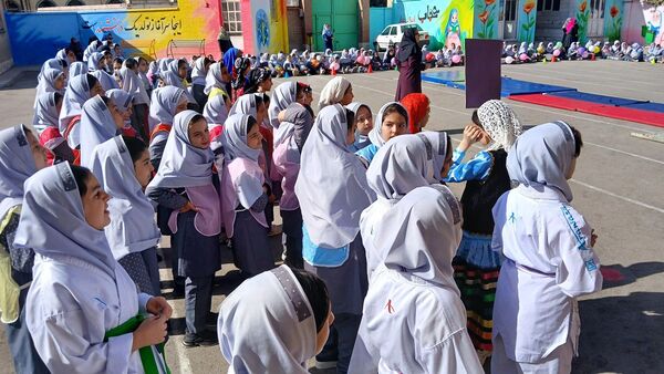  شور ورزش و لبخند در دبستان دانش و هنر نظرآباد با انتخابات انجمن‌های ورزشی 