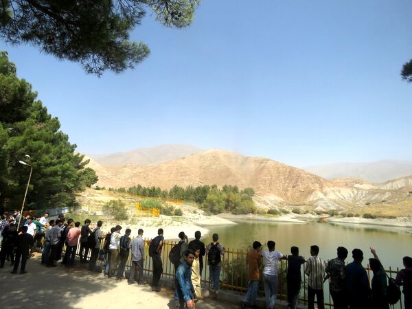 بازدید دانش آموزان پایه دهم دبیرستان شاهد ابوذر غفاری از سد اردوگاه باغرود 