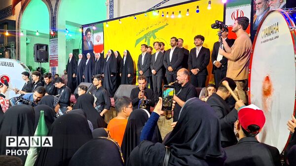 طنین سرود در تجمع احمدآباد
