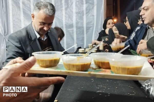 برپایی موکب فرهنگیان و دانش‌آموزان در تجمعات خونخواهی رهبر شهید