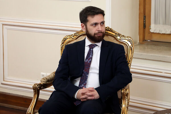 دیدار معاون وزیر امورخارجه ارمنستان با وزیر امور خارجه ایران