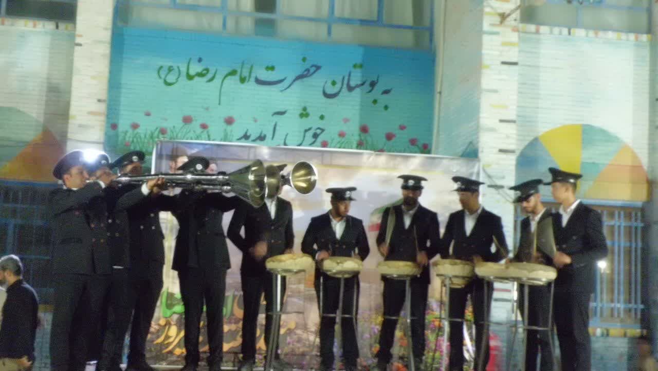 ویژه برنامه آموزش و پرورش ناحیه 2 یزد به‌مناسبت میلاد ثامن الحجج(ع)