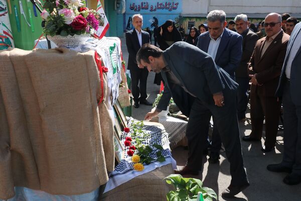 آیین بازگشایی مدارس و نواختن زنگ مهر ایثار و شهادت در ناحیه ۶ مشهد 