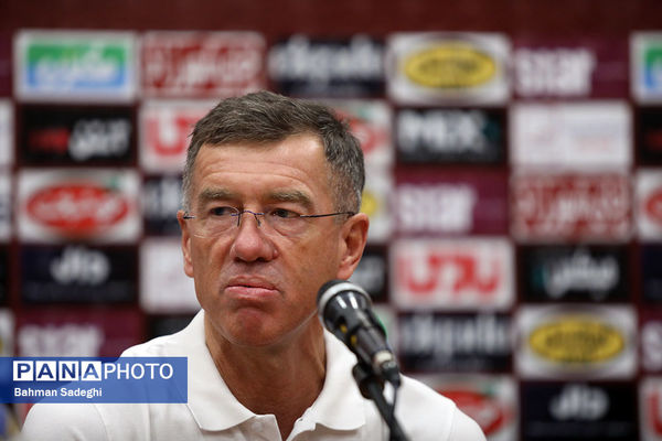 نشست خبری سرمربی تیم های ملی فوتبال ایران و ازبکستان