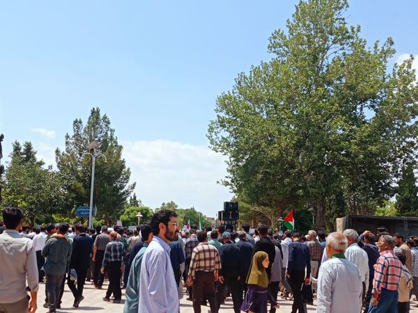 نماز جمعه ای با رنگ خون شهید در کاشمر