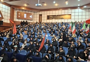 برگزاری همایش بانوان زینبی و یادبود شهدای امنیت در سالن خورشید تابان گرمسار 