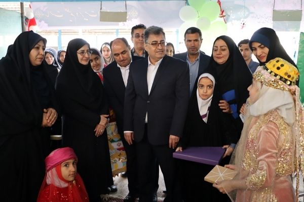 جدال آموزش حافظه‌محور با یادگیری تمام‌ساحتی در نمایشگاه خلاقیت بوشهر