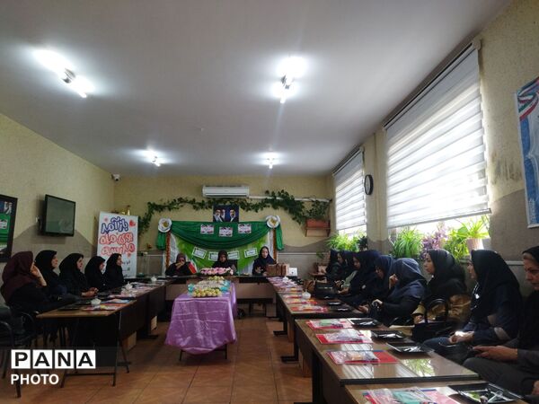 جلسه دبیران با موضوع بازگشایی مدرسه