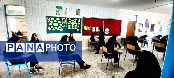 رقابت دانش‌آموزان خانمیرزا در امتحانات نهایی