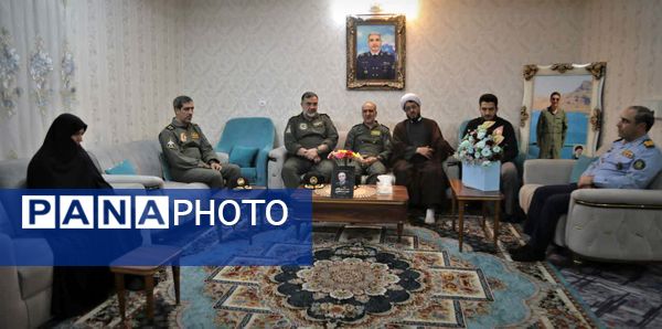 دیدار فرمانده نیروی هوایی ارتش با خانواده شهدای خدمت