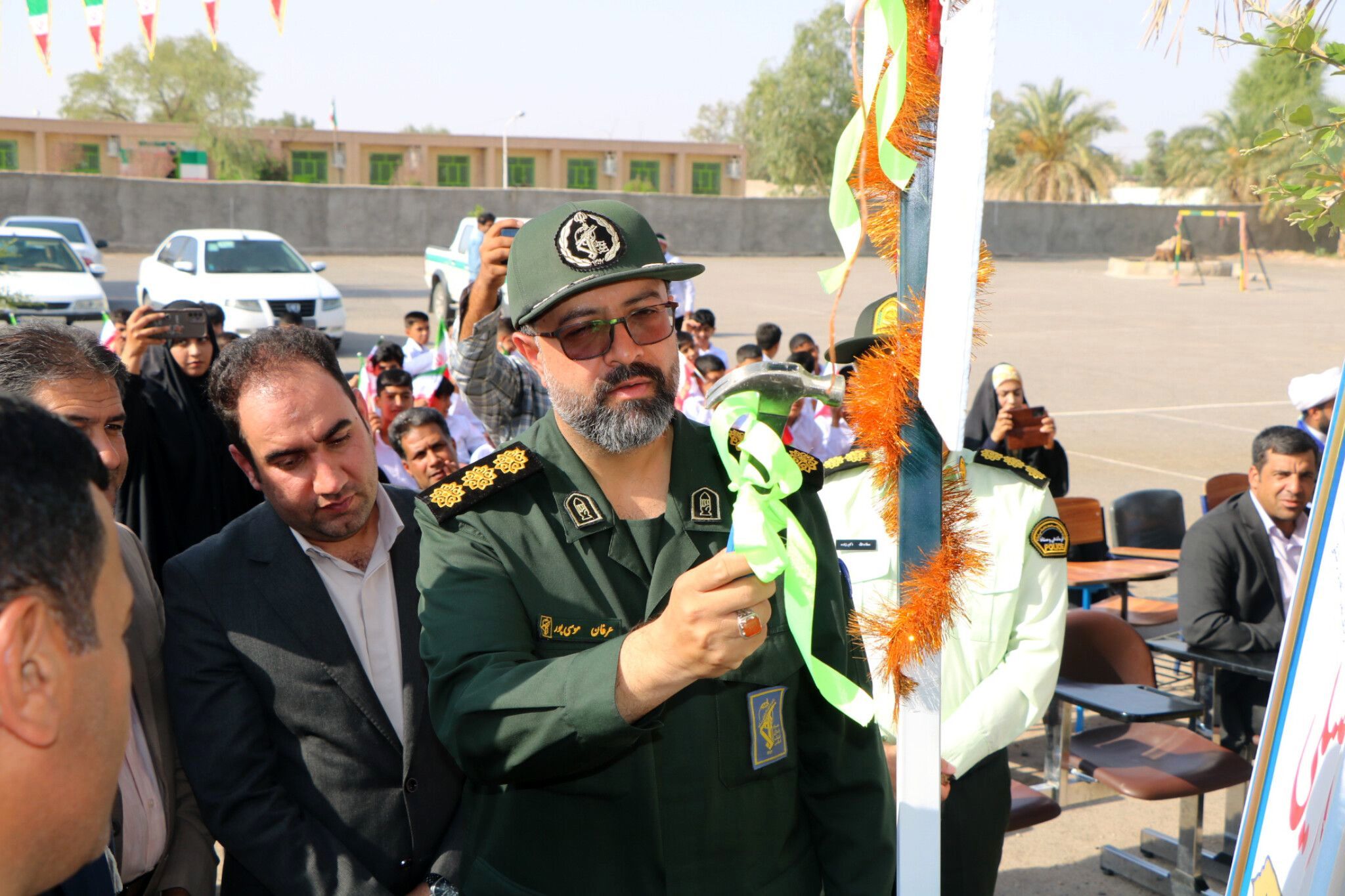 زنگ ایثار و مقاومت در مدارس ریگان 