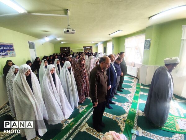 آیین نمادین «زنگ نماز» در دبیرستان سردار شهید همدانی منطقه جوکار